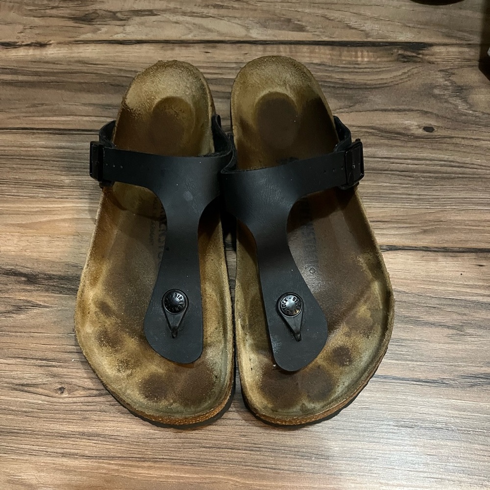 Gently used Birkenstocks Sandals 40 (9)